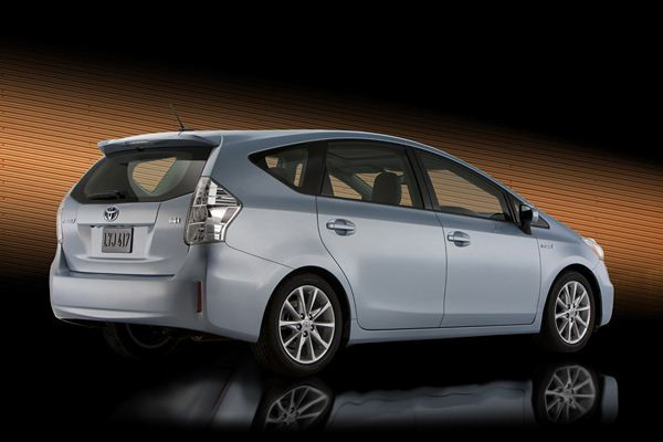 Toyota présente un break surélevé hybride à Détroit