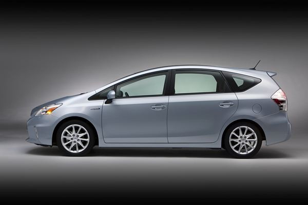 Toyota présente un break surélevé hybride à Détroit