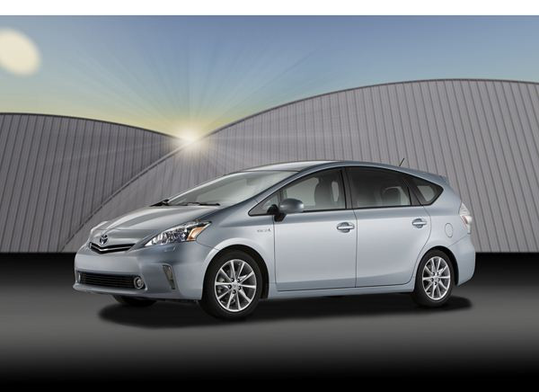 Toyota présente un break surélevé hybride à Détroit