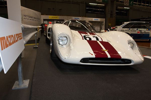 Mazda célèbre le 20ème anniversaire de sa victoire aux 24 Heurs du Mans à Rétromobile