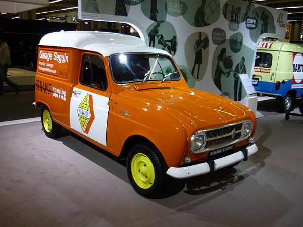 Renault célèbre les 50 ans de la 4L à Rétromobile