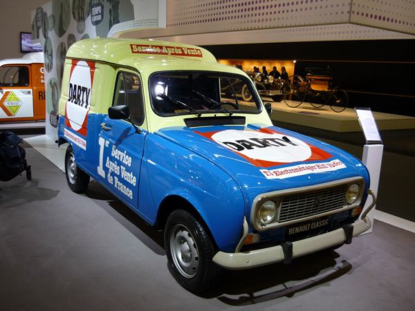 Renault célèbre les 50 ans de la 4L à Rétromobile