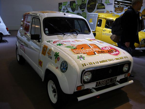 Renault célèbre les 50 ans de la 4L à Rétromobile