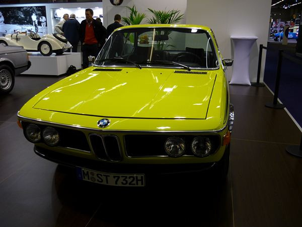 BMW présente ses grands coupés cabriolets au salon Rétromobile