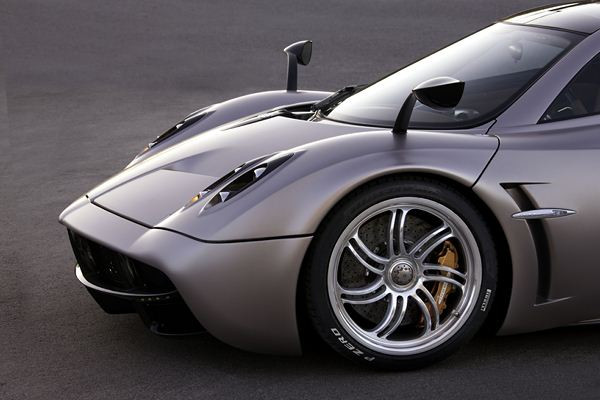 Pagani présente la Huayra au salon de Genève