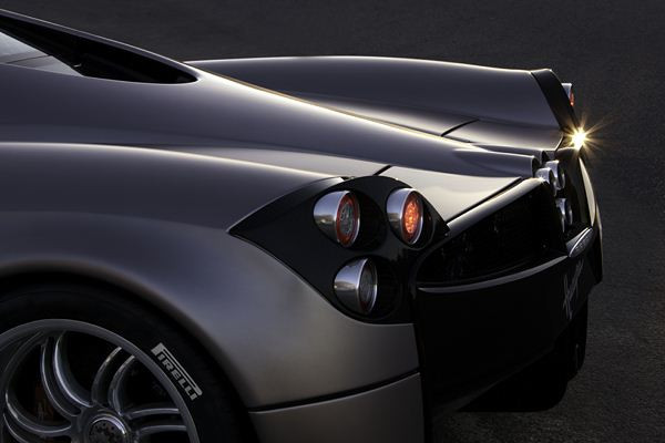 Pagani présente la Huayra au salon de Genève
