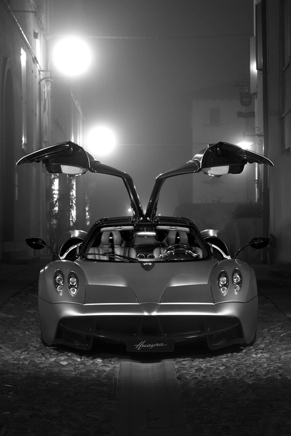 Pagani présente la Huayra au salon de Genève