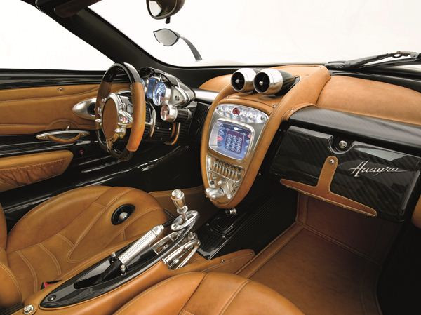 Pagani présente la Huayra au salon de Genève