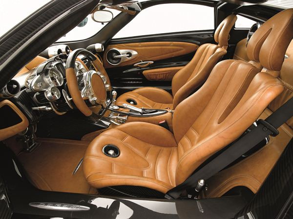 Pagani présente la Huayra au salon de Genève