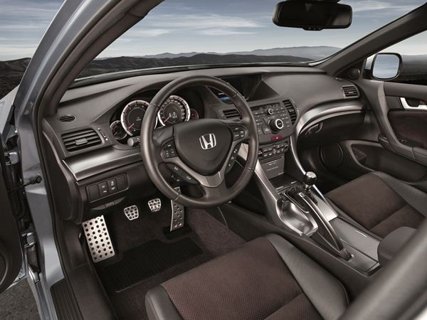 Honda présente sa nouvelle berline Accord au salon de Genève