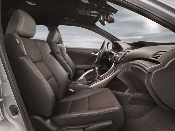 Honda présente sa nouvelle berline Accord au salon de Genève
