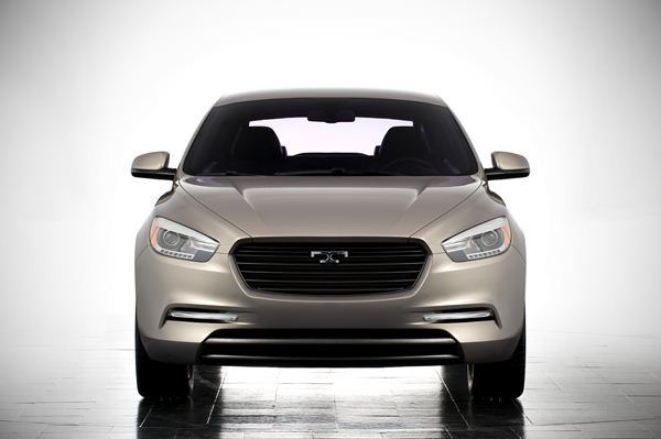 La marque De Tomaso présente sa nouvelle grande berline Deauville au salon suisse