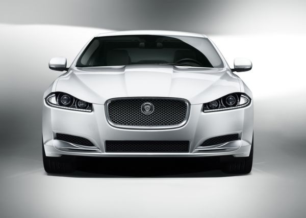 La Jaguar XF s’offre un léger restyling