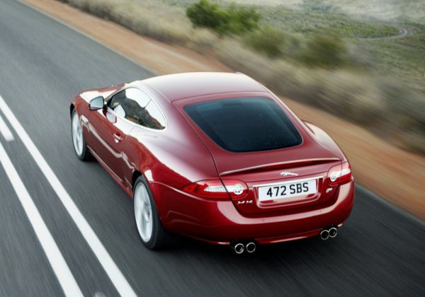 Le coupé sportif XK de Jaguar s’offre de légères évolutions stylistiques