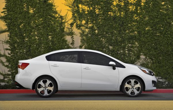 Kia dévoile la nouvelle Rio quatre portes au salon de New York