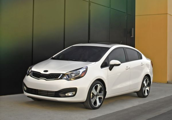 Kia dévoile la nouvelle Rio quatre portes au salon de New York