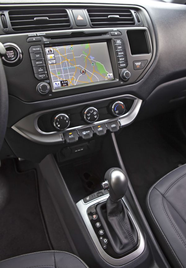 Kia dévoile la nouvelle Rio quatre portes au salon de New York