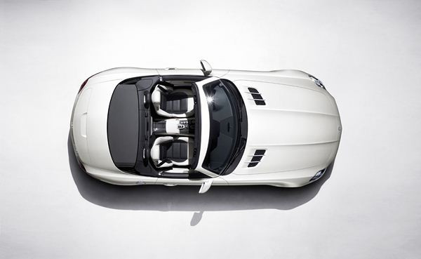 Le nouveau roadster Mercedes SLS AMG se découvre