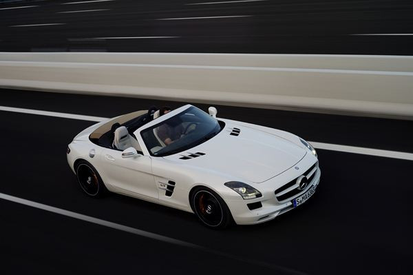 Le nouveau roadster Mercedes SLS AMG se découvre