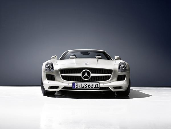 Le nouveau roadster Mercedes SLS AMG se découvre