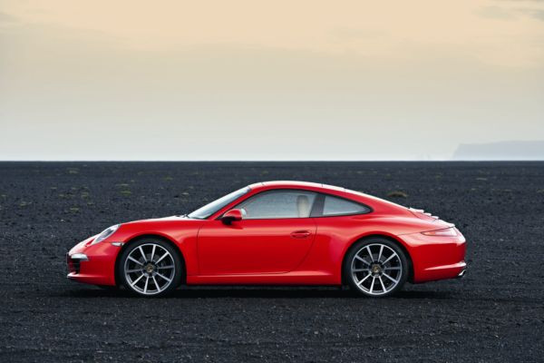 La nouvelle Porsche 911 Carrera se dévoilera au salon de Francfort