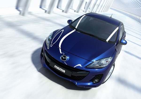 Mazda présente la version restylée de la Mazda 3 à Francfort