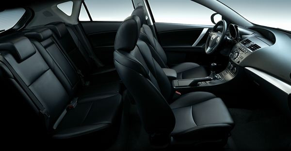 Mazda présente la version restylée de la Mazda 3 à Francfort