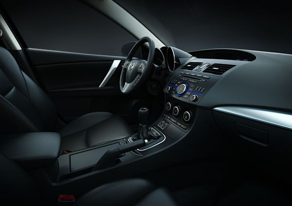 Mazda présente la version restylée de la Mazda 3 à Francfort