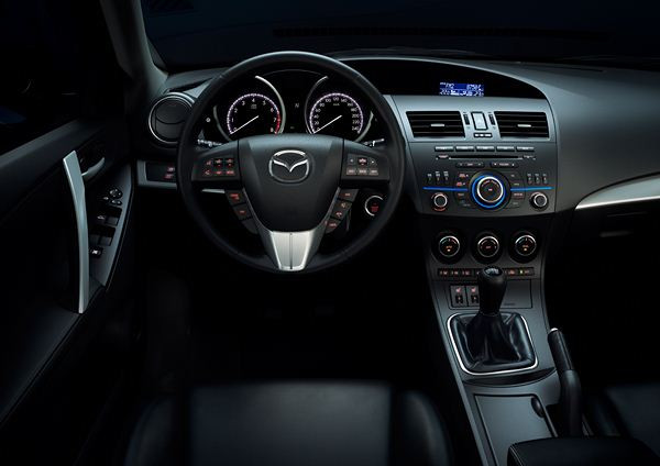 Mazda présente la version restylée de la Mazda 3 à Francfort