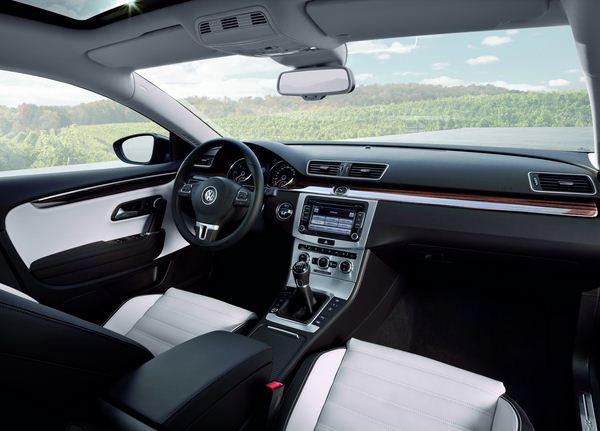 Le coupé quatre portes Volkswagen s'offre un restyling