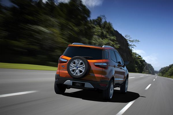 Ford dévoile le nouveau petit SUV EcoSport au salon de Delhi