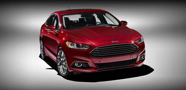 Ford dévoile sa nouvelle berline familiale Fusion à Détroit