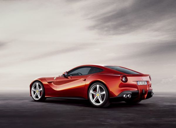 Ferrari lève le voile sur la nouvelle F12 Berlinetta