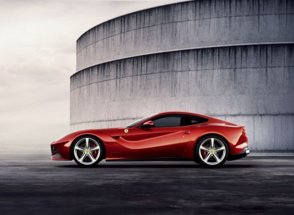 Ferrari lève le voile sur la nouvelle F12 Berlinetta