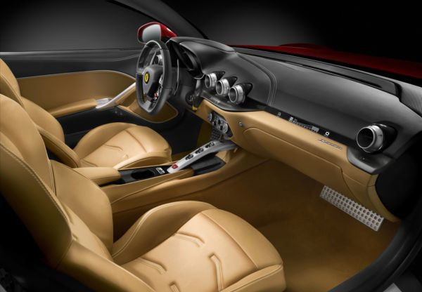 Ferrari lève le voile sur la nouvelle F12 Berlinetta