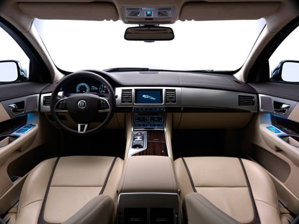 La déclinaison break Sportbrake de la Jaguar XF dévoilée à Genève