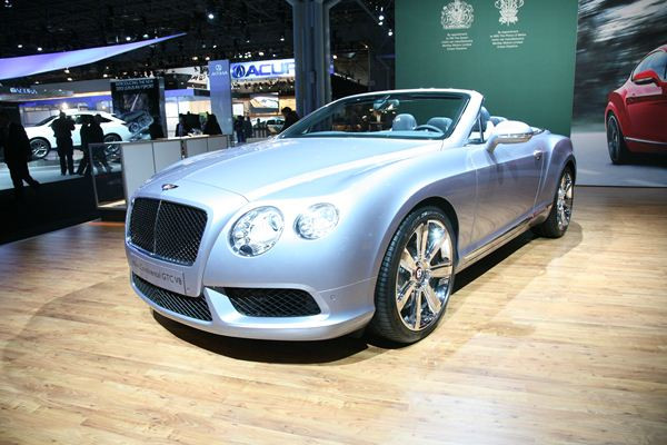 Le salon de l’automobile de New York ouvre ses portes au public américain