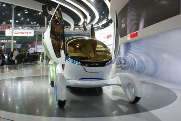 Dans les allées du salon de l'automobile de Pékin