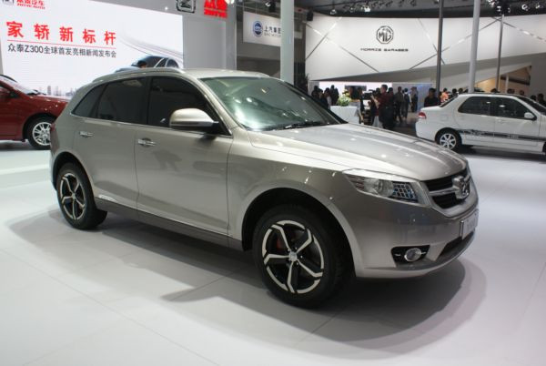 Dans les allées du salon de l'automobile de Pékin
