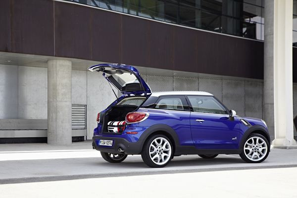 Première mondiale à Paris pour le Sports Activity Coupé MINI Paceman