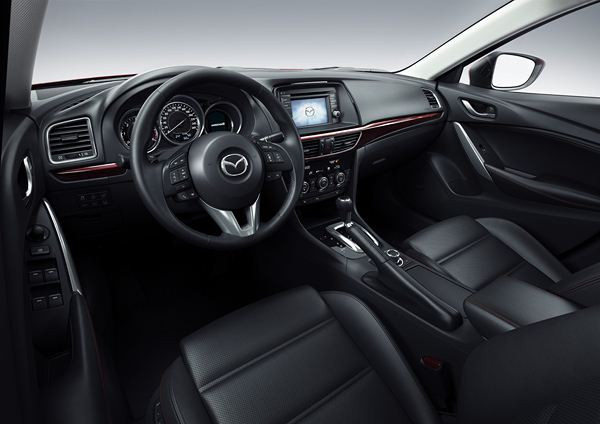 La nouvelle Mazda6 wagon en première mondiale au salon de Paris