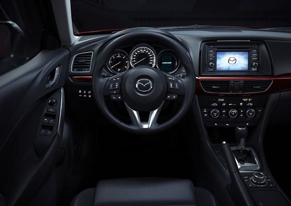 La nouvelle Mazda6 wagon en première mondiale au salon de Paris