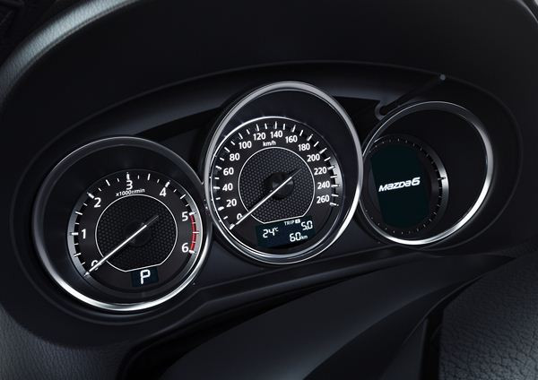 La nouvelle Mazda6 wagon en première mondiale au salon de Paris
