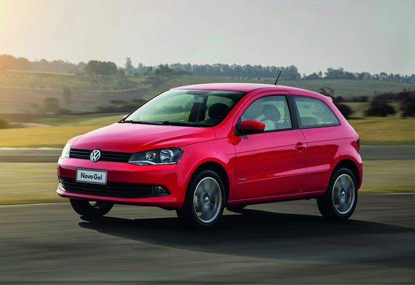 Volkswagen présente la nouvelle Gol deux portes au salon de Sao Paulo