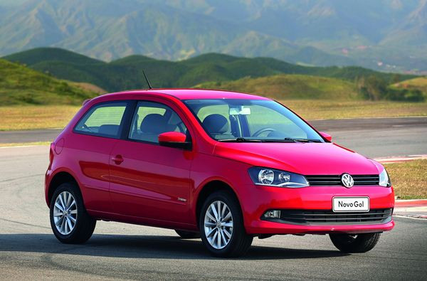Volkswagen présente la nouvelle Gol deux portes au salon de Sao Paulo