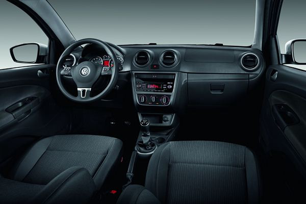 Volkswagen présente la nouvelle Gol deux portes au salon de Sao Paulo