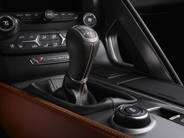 Chevrolet dévoile la nouvelle Corvette Stingray au salon de Détroit