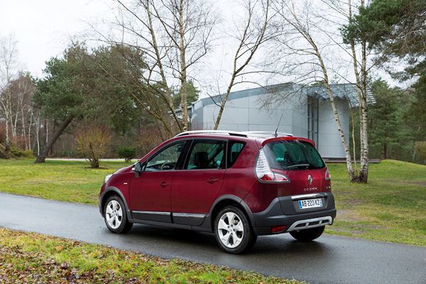 Le Renault Scénic XMOD se décline en mode crossover
