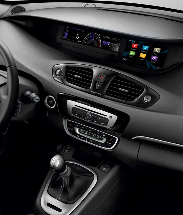 Le Renault Scénic adopte la nouvelle face avant symbole du renouveau du design Renault