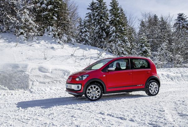 La Volkswagen cross up! avec un look spécifique de baroudeur au salon de Genève